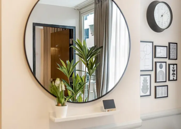 Apartment White Blooming Free Use Of New Town Airport Pick-up And Drop-off Reservation Service *