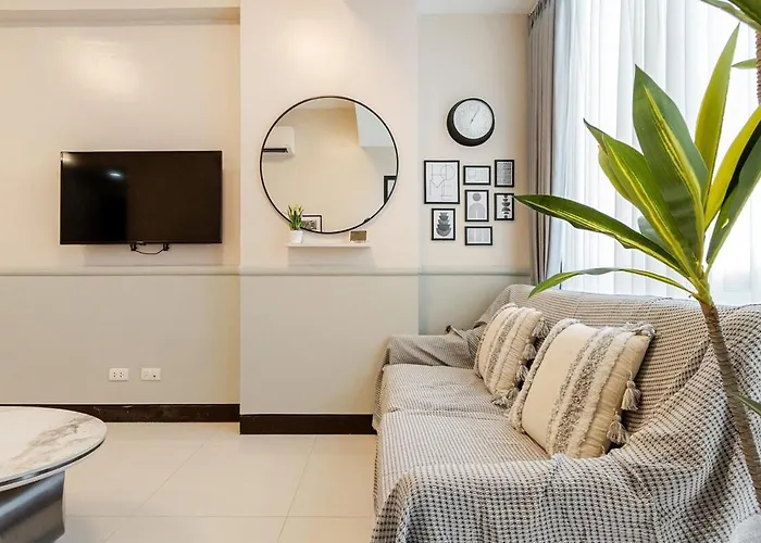 Apartment White Blooming Free Use Of New Town Airport Pick-up And Drop-off Reservation Service