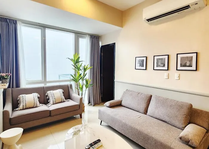 Apartment White Blooming Free Use Of New Town Airport Pick-up And Drop-off Reservation Service