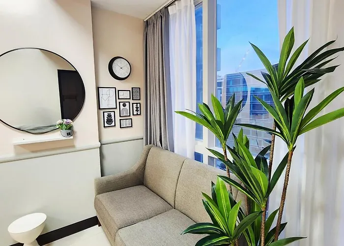 Apartment White Blooming Free Use Of New Town Airport Pick-up And Drop-off Reservation Service *